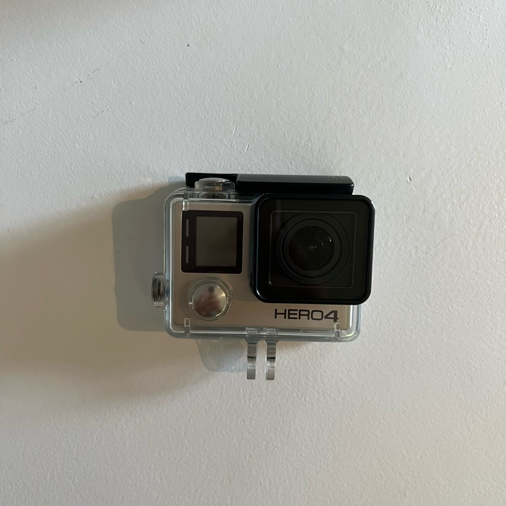 GoPro Hero 4 - Picture 1 of 5